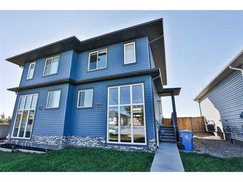 310 Coalbanks Boulevard West, Lethbridge, AB - Outdoor