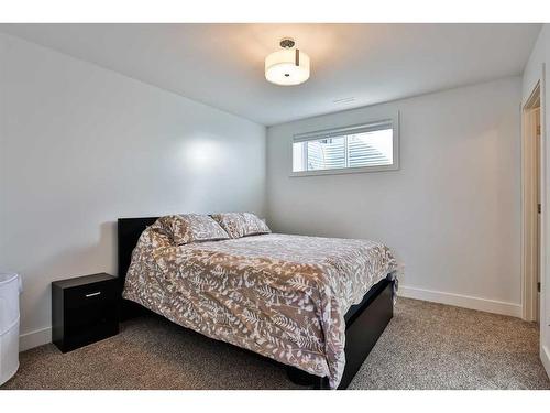 310 Coalbanks Boulevard West, Lethbridge, AB - Indoor Photo Showing Bedroom