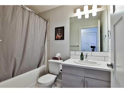 310 Coalbanks Boulevard West, Lethbridge, AB - Indoor Photo Showing Bathroom