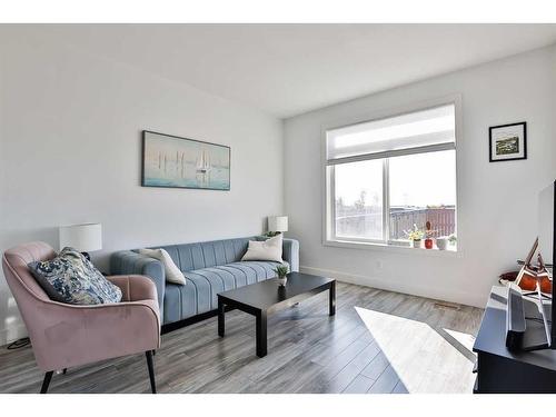 310 Coalbanks Boulevard West, Lethbridge, AB - Indoor Photo Showing Living Room