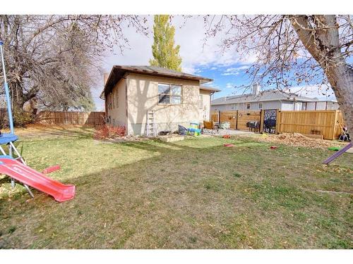 192W 100 N Avenue, Raymond, AB - Outdoor