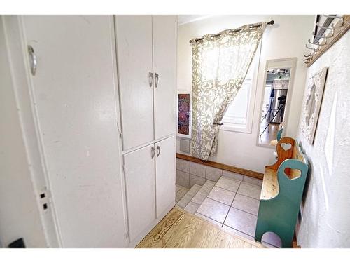 192W 100 N Avenue, Raymond, AB - Indoor Photo Showing Other Room