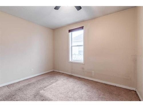 340 20 Street North, Lethbridge, AB - Indoor Photo Showing Other Room