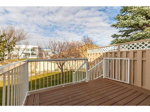 9-50 Fairmont Boulevard South, Lethbridge, AB - Outdoor With Deck Patio Veranda With Exterior