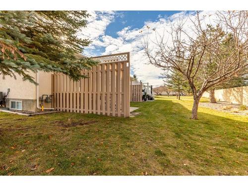 9-50 Fairmont Boulevard South, Lethbridge, AB - Outdoor