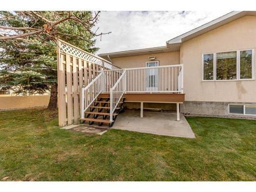 9-50 Fairmont Boulevard South, Lethbridge, AB - Outdoor With Exterior