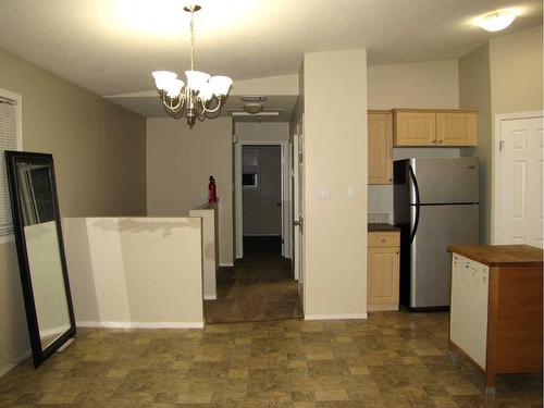 5111 54 Street, Taber, AB - Indoor Photo Showing Kitchen