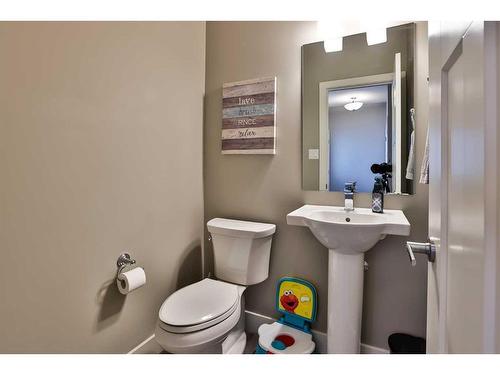 115 Moonlight Boulevard West, Lethbridge, AB - Indoor Photo Showing Bathroom