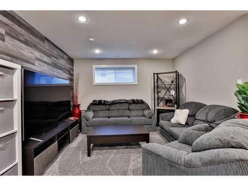 115 Moonlight Boulevard West, Lethbridge, AB - Indoor Photo Showing Living Room