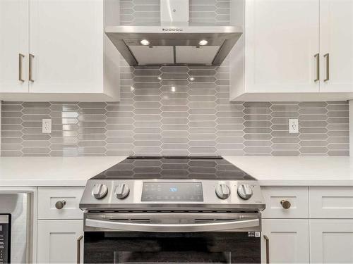 26 Miners Road West, Lethbridge, AB - Indoor Photo Showing Kitchen