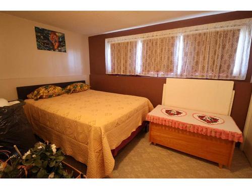 6008 53 St, Taber, AB - Indoor Photo Showing Bedroom