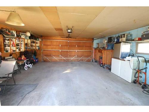 6008 53 St, Taber, AB - Indoor Photo Showing Garage