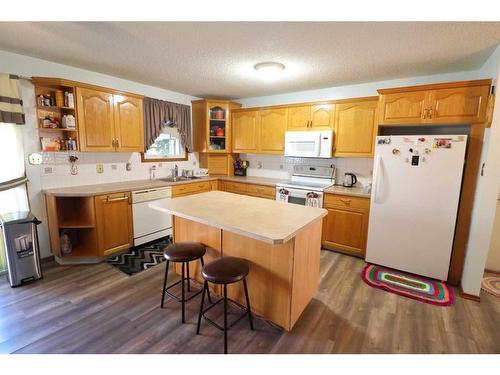 6008 53 St, Taber, AB - Indoor Photo Showing Kitchen