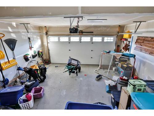 736 Coalbrook Close West, Lethbridge, AB - Indoor Photo Showing Garage