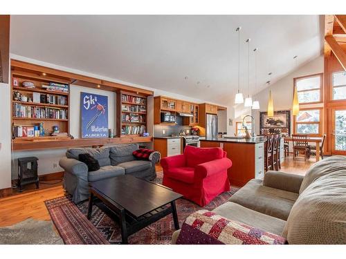 45 Gravenstafel Nook, Rural Pincher Creek No. 9, M.D. Of, AB - Indoor Photo Showing Living Room