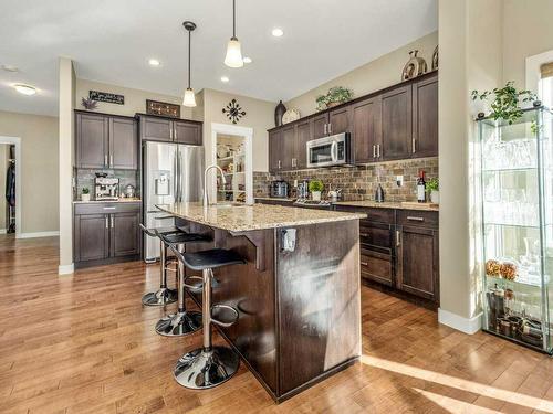 92 Firelight Way West, Lethbridge, AB - Indoor Photo Showing Kitchen With Upgraded Kitchen