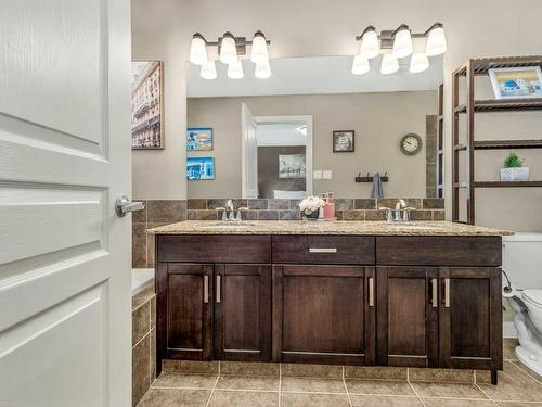 92 Firelight Way West, Lethbridge, AB - Indoor Photo Showing Bathroom