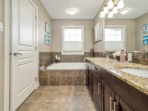 92 Firelight Way West, Lethbridge, AB - Indoor Photo Showing Bathroom