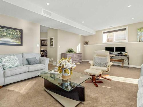 92 Firelight Way West, Lethbridge, AB - Indoor Photo Showing Living Room