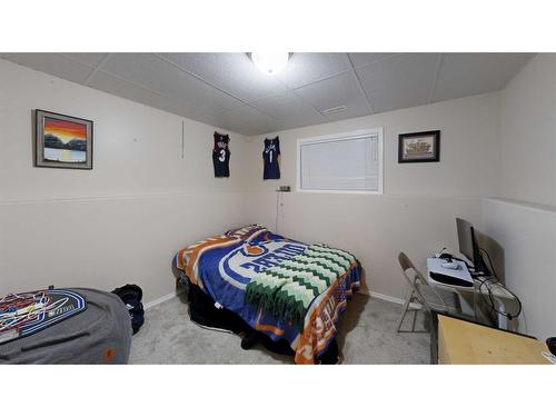 190 Blackfoot Court West, Lethbridge, AB - Indoor Photo Showing Bedroom