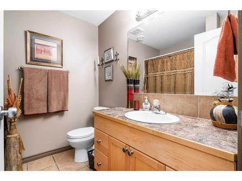 51 Sunrise Circle Sw, Medicine Hat, AB - Indoor Photo Showing Bathroom