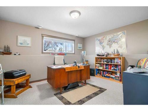 51 Sunrise Circle Sw, Medicine Hat, AB - Indoor Photo Showing Office