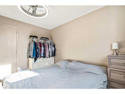 1267 9 Avenue North, Lethbridge, AB - Indoor Photo Showing Bedroom