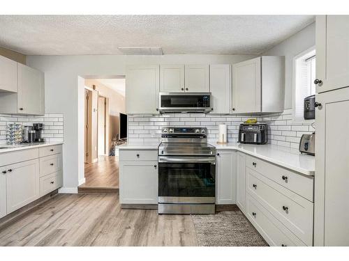 1267 9 Avenue North, Lethbridge, AB - Indoor Photo Showing Kitchen