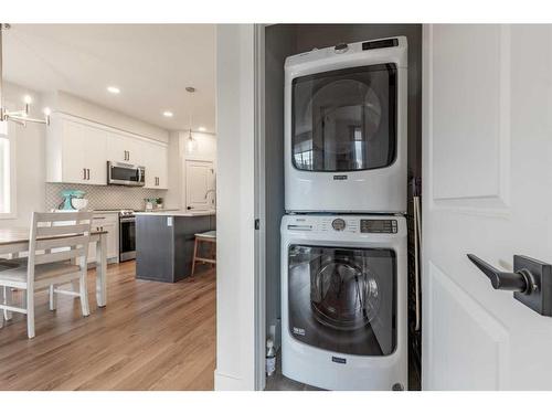 4-10 Riverford Close West, Lethbridge, AB - Indoor Photo Showing Laundry Room