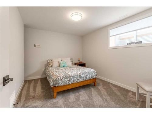 4-10 Riverford Close West, Lethbridge, AB - Indoor Photo Showing Bedroom