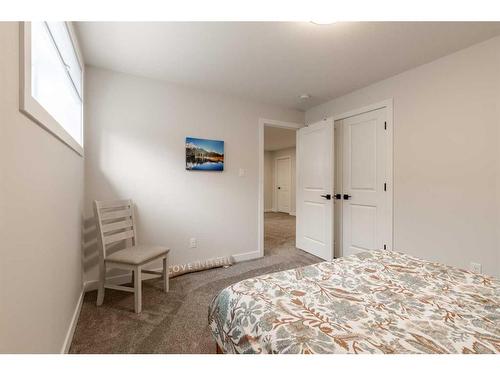 4-10 Riverford Close West, Lethbridge, AB - Indoor Photo Showing Bedroom