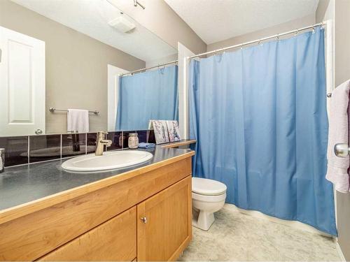 131 Squamish Court West, Lethbridge, AB - Indoor Photo Showing Bathroom