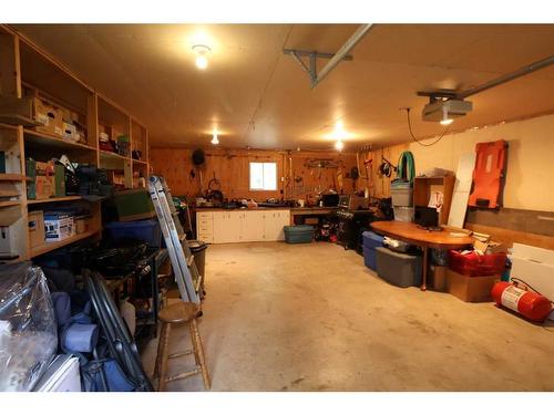 4813 50 Avenue, Taber, AB - Indoor