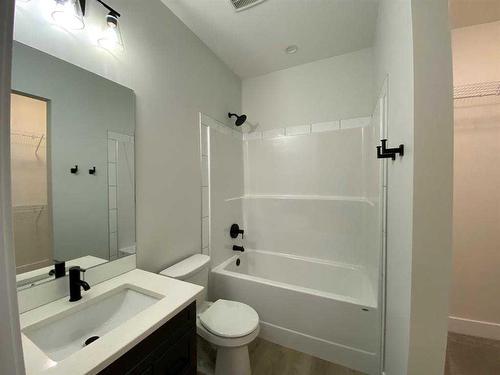 126 Prairie Gold Street, Taber, AB - Indoor Photo Showing Bathroom