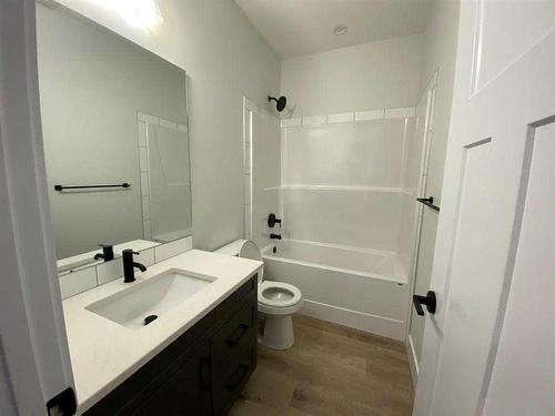 126 Prairie Gold Street, Taber, AB - Indoor Photo Showing Bathroom