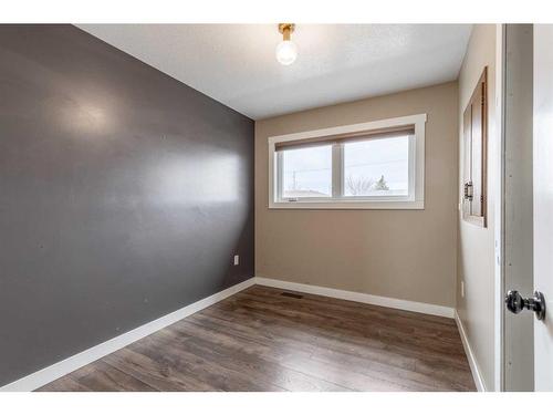 120 16 Street, Fort Macleod, AB - Indoor Photo Showing Other Room