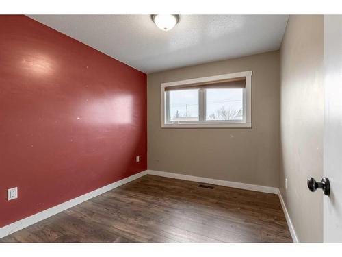 120 16 Street, Fort Macleod, AB - Indoor Photo Showing Other Room