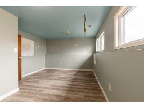 120 16 Street, Fort Macleod, AB - Indoor Photo Showing Other Room