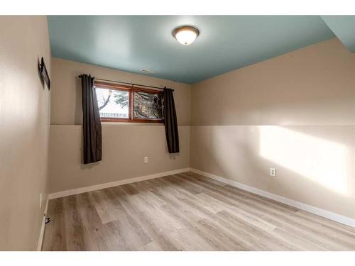 120 16 Street, Fort Macleod, AB - Indoor Photo Showing Other Room