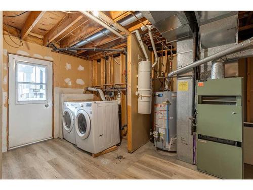 120 16 Street, Fort Macleod, AB - Indoor Photo Showing Laundry Room