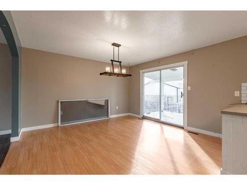 120 16 Street, Fort Macleod, AB - Indoor Photo Showing Other Room