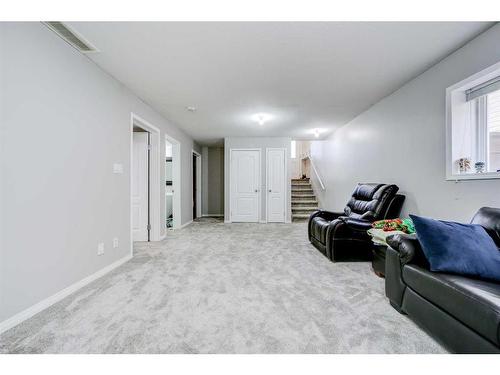 90 Coalbanks Gate West, Lethbridge, AB - Indoor