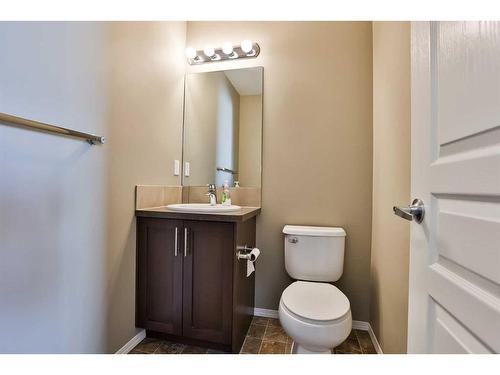 1-1212 Keystone Road West, Lethbridge, AB - Indoor Photo Showing Bathroom