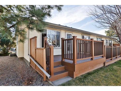 29-100 Fairmont Boulevard South, Lethbridge, AB - Outdoor With Deck Patio Veranda With Exterior