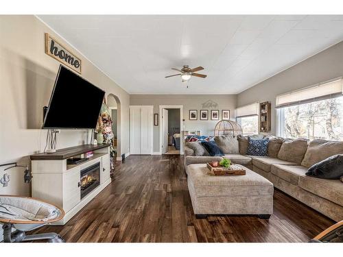 470 22 Street, Fort Macleod, AB - Indoor Photo Showing Living Room With Fireplace