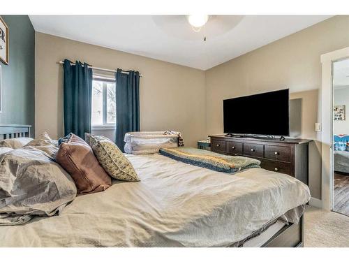 470 22 Street, Fort Macleod, AB - Indoor Photo Showing Bedroom