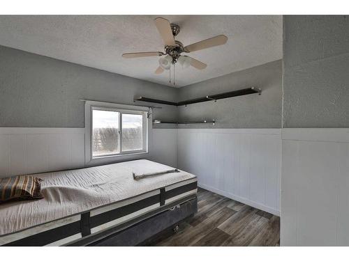 173038 Twp Rd 5-4, Rural Warner No. 5, County Of, AB - Indoor Photo Showing Bedroom