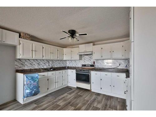 173038 Twp Rd 5-4, Rural Warner No. 5, County Of, AB - Indoor Photo Showing Kitchen