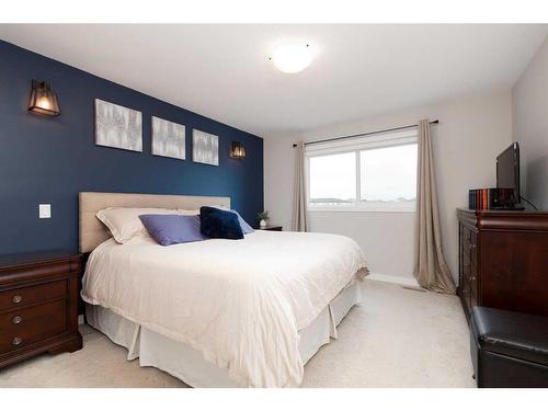 601 Bluebell Bay West, Lethbridge, AB - Indoor Photo Showing Bedroom