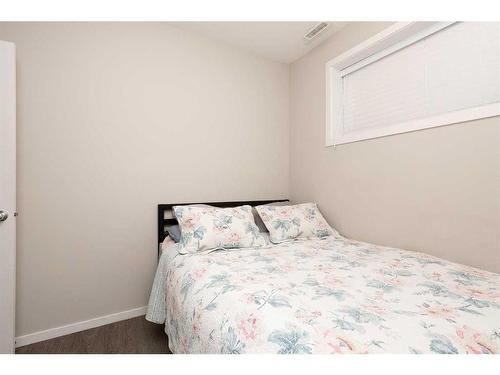 601 Bluebell Bay West, Lethbridge, AB - Indoor Photo Showing Bedroom